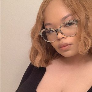 Meet your Posher, Tiara